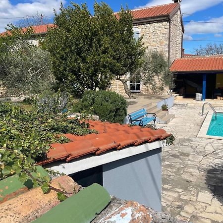Holiday Home Ava1 With Pool & Holiday Home Ava2 With Whirlpool Baderna Extérieur photo