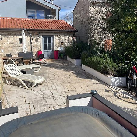 Holiday Home Ava1 With Pool & Holiday Home Ava2 With Whirlpool Baderna Extérieur photo