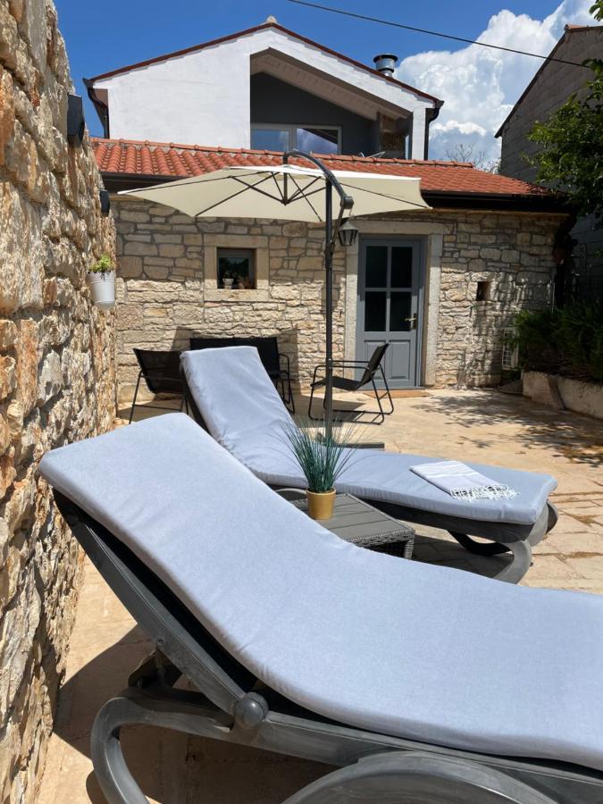 Holiday Home Ava1 With Pool & Holiday Home Ava2 With Whirlpool Baderna Extérieur photo